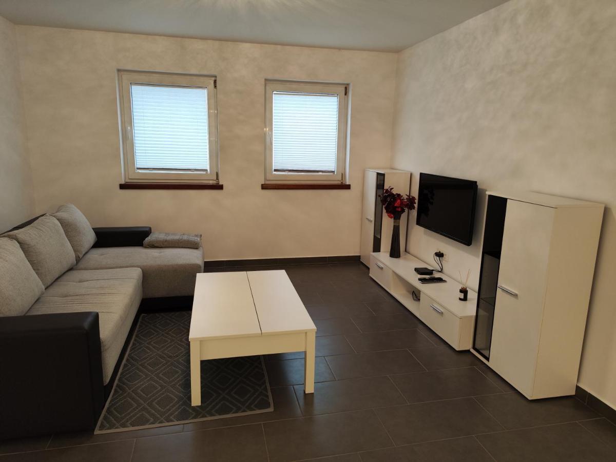Goriska Apartments Ajdovščina Esterno foto