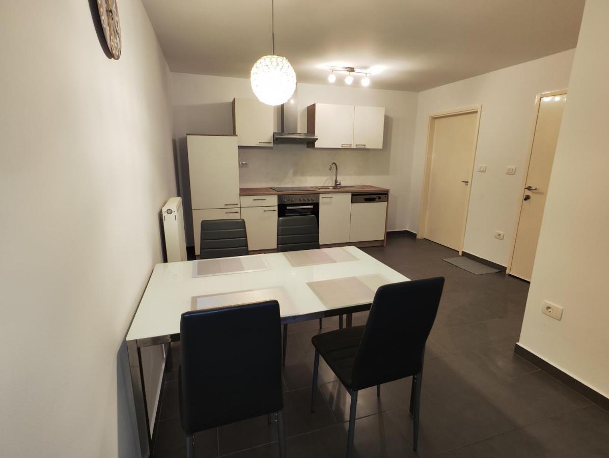 Goriska Apartments Ajdovščina Esterno foto